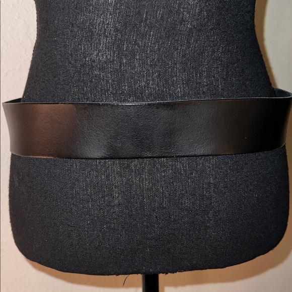 ESCADA Women’s Brushed Silver Floral Buckle with Wide Black Leather Belt VTG main image 14